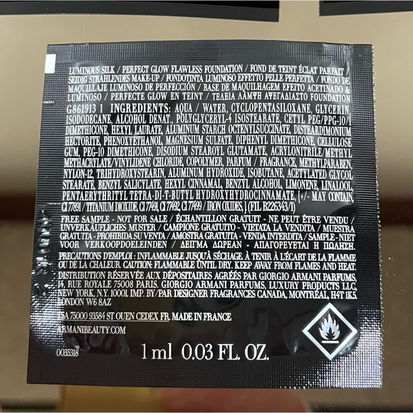 Shade 5.5 Armani Luminous Silk Foundation Oil Free Radiant Finish - Picture 3 of 4